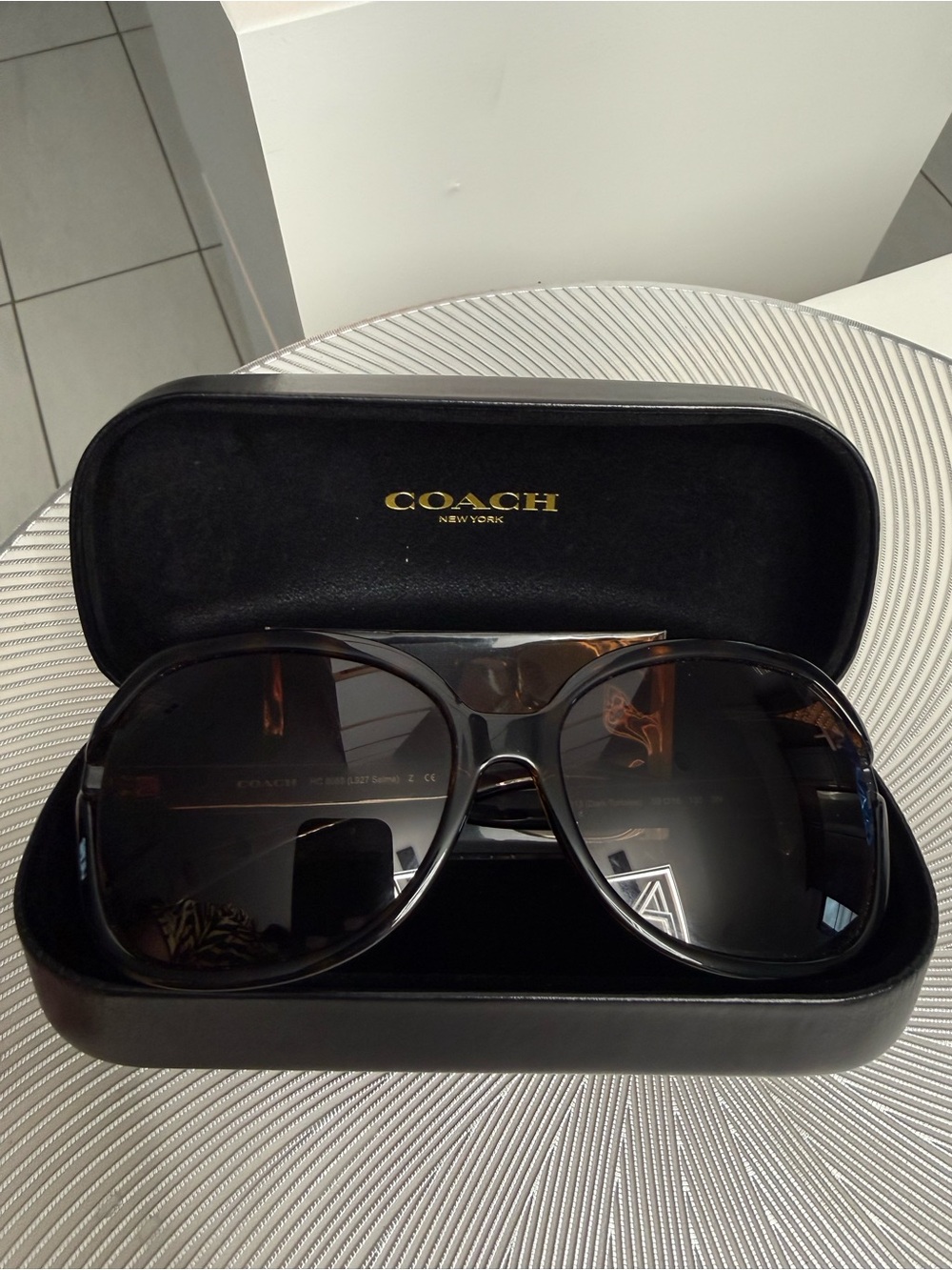 Coach Tortoise Shell Sunglasses no case - Picture 3 of 9